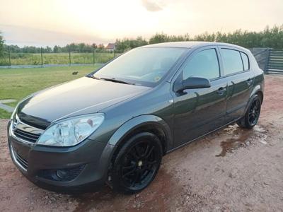 Używane Opel Astra - 16 800 PLN, 172 000 km, 2009