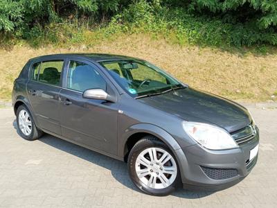 Używane Opel Astra - 18 800 PLN, 204 305 km, 2009