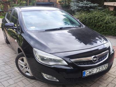 Używane Opel Astra - 18 900 PLN, 234 437 km, 2010