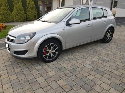 Używane Opel Astra - 23 500 PLN, 144 676 km, 2011