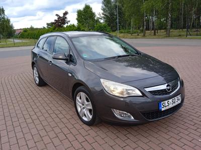 Używane Opel Astra - 23 900 PLN, 294 100 km, 2011