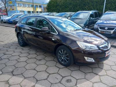 Używane Opel Astra - 25 900 PLN, 254 000 km, 2011