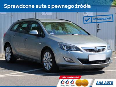 Używane Opel Astra - 28 000 PLN, 131 201 km, 2010