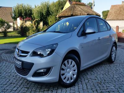 Używane Opel Astra - 29 800 PLN, 168 123 km, 2013