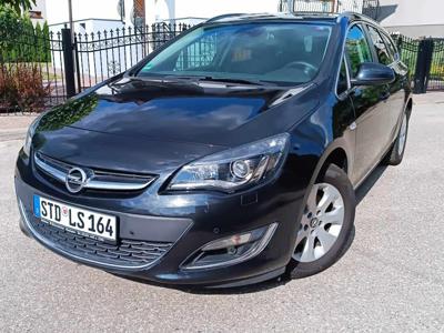 Używane Opel Astra - 30 900 PLN, 212 000 km, 2015