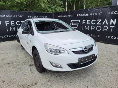 Używane Opel Astra - 9 500 PLN, 106 000 km, 2012