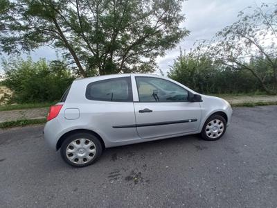 Używane Renault Clio - 10 000 PLN, 153 940 km, 2007