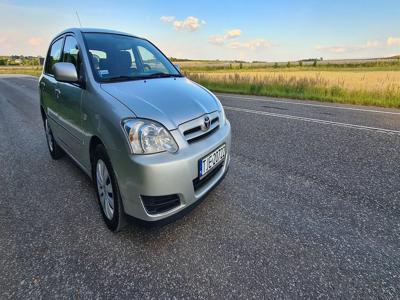 Używane Toyota Corolla - 8 500 PLN, 327 450 km, 2005