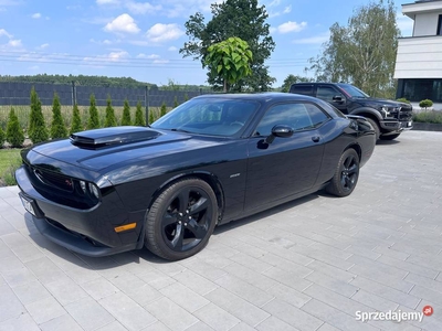 Dodge Challenger 5,7 Hemi R/T z 2014r zarejestrowany MANUALNA SKRZYNIA