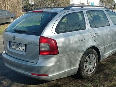 Sprzedam skoda octavia 2 FL kombi