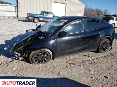 Tesla Model Y benzyna 2023r. (LAWRENCEBURG)