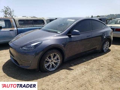 Tesla Model Y benzyna 2023r. (SAN MARTIN)