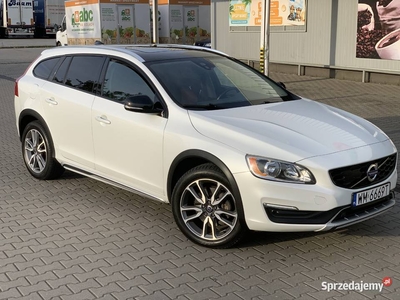 Volvo V60 Cross Country T5 AWD Momentum