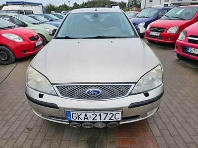 Ford mondeo 2004 rok 2.0 Benzyna 146KM Opłaty aktualne wersja GHIA