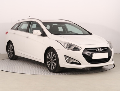 Hyundai i40 , Klimatronic, Tempomat, Parktronic, Podgrzewane siedzienia