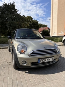 Mini Cooper 1.6 benzyna