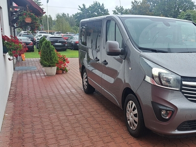 Opel Vivaro II 8-osób