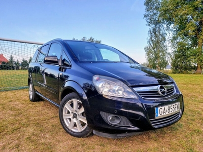 Opel Zafira 1.8 LPG navi klima 7 osób 2011r. jak nowy !