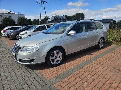 Volkswagen Passat 1.6 TDI 2010r Highline