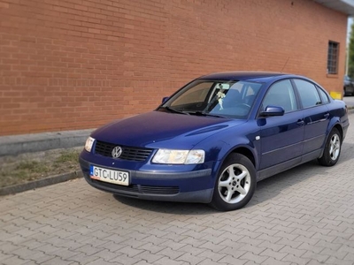 VW Passat 1.6 benz - bdb. stan - bez korozji