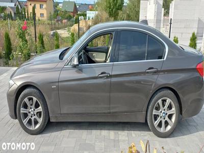 BMW Seria 3 316i Luxury Line