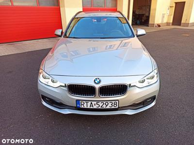 BMW Seria 3 318d Touring