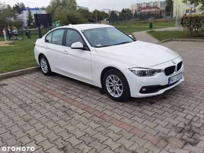 BMW Seria 3 318i Advantage