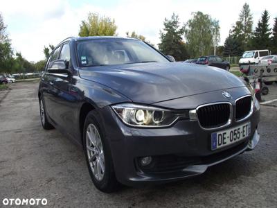 BMW Seria 3 320d Touring xDrive Sport-Aut Luxury Line