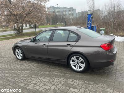 BMW Seria 3 320i Sport Line