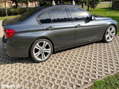 BMW Seria 3 328i Sport-Aut Sport Line