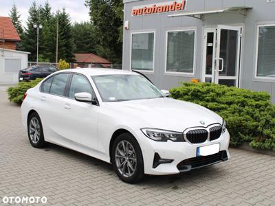 BMW Seria 3 330e xDrive Sport Line