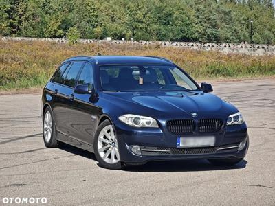 BMW Seria 5 525d xDrive Touring Sport-Aut