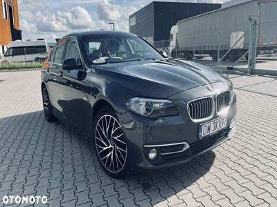 BMW Seria 5 520d xDrive Luxury Line