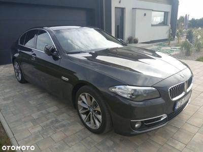 BMW Seria 5 520d xDrive Luxury Line