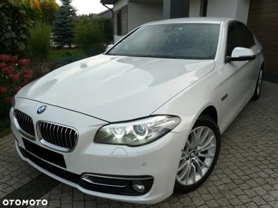 BMW Seria 5 528i xDrive Sport-Aut Luxury Line