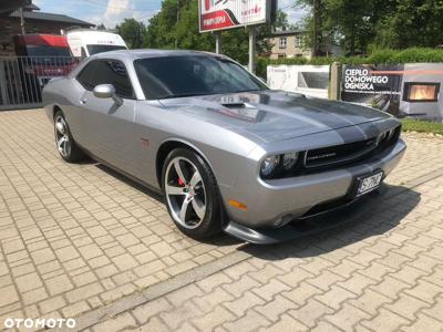 Dodge Challenger 6.1 SRT8