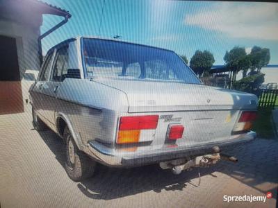 FIAT 132 1600 1976 Wyprzedaż Kolekcji, Dużo innych pojazdów