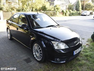 Ford Mondeo V6 ST 220