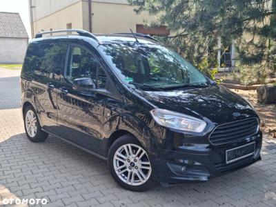 Ford Tourneo Courier 1.0 EcoBoost Titanium