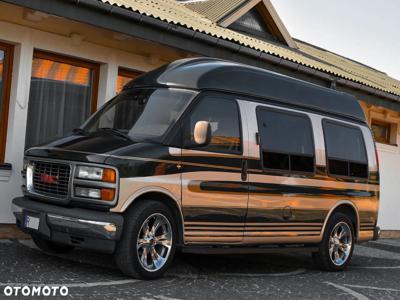 GMC Savana