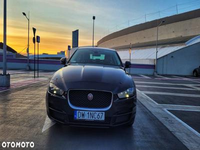 Jaguar XE 2.0 D Pure