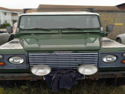 Land Rover defender pickup