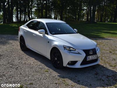 Lexus IS 300h