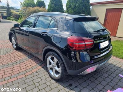 Mercedes-Benz GLA 200 7G-DCT