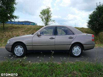 Mercedes-Benz Klasa C 180 Elegance