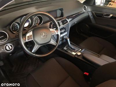 Mercedes-Benz Klasa C 180 T BlueEFFICIENCY 7G-TRONIC Elegance