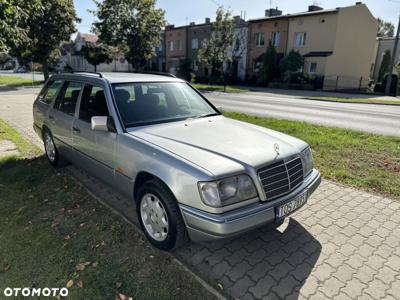 Mercedes-Benz Klasa E 220 T