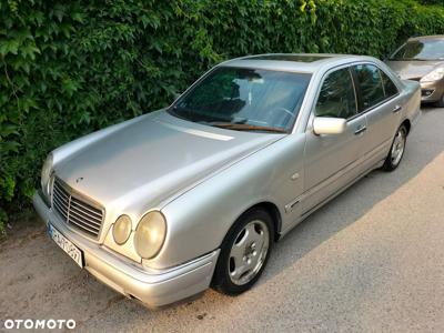 Mercedes-Benz Klasa E 250 TD Avantgarde