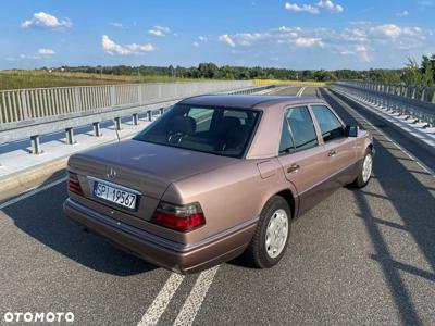 Mercedes-Benz W124 (1984-1993)