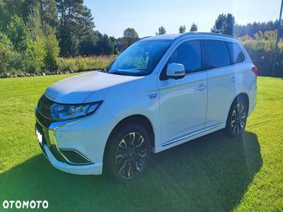 Mitsubishi Outlander PHEV Instyle NAVI +